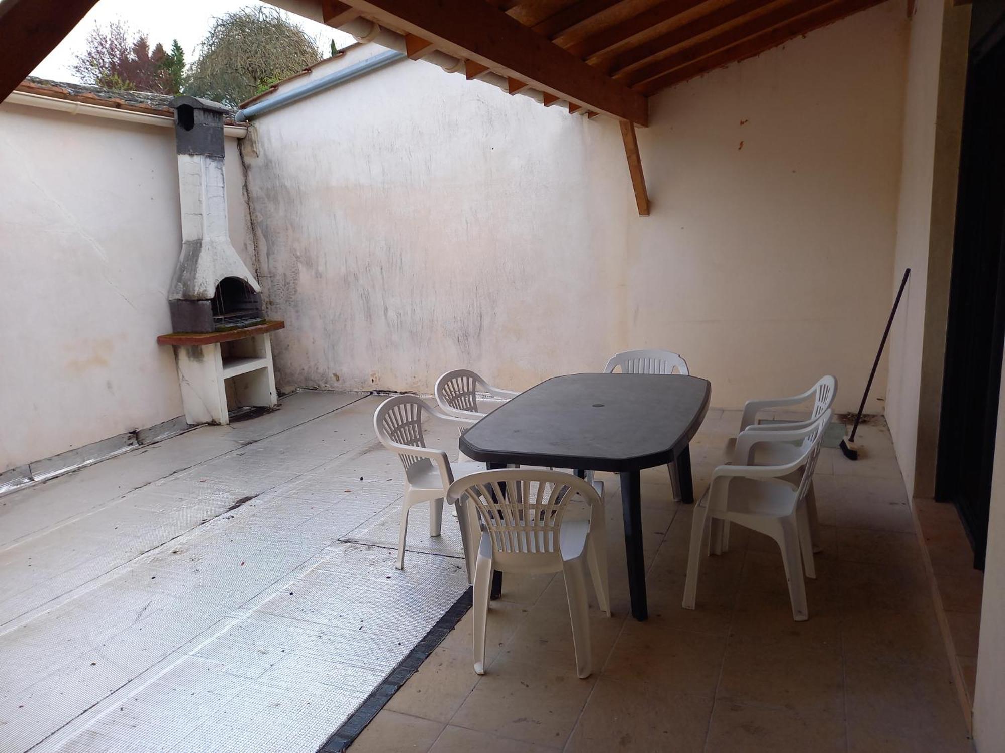 Chez Nicolas Molières Buitenkant foto